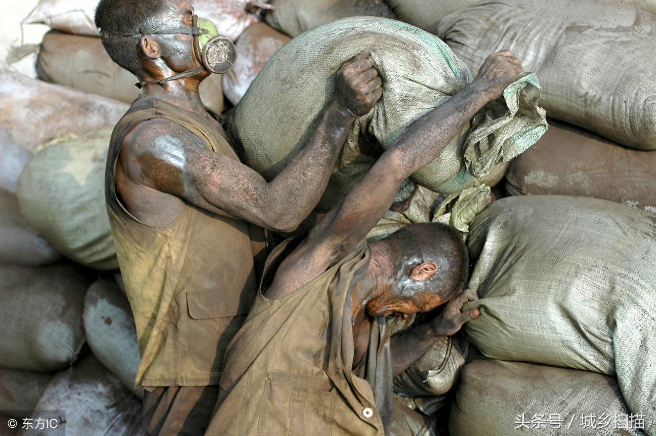 赚钱有多辛苦?给你看5张装卸工劳作图,你就心中有数了