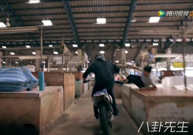 《使徒行者2》最大的败笔,是加了这个傻白甜卧底