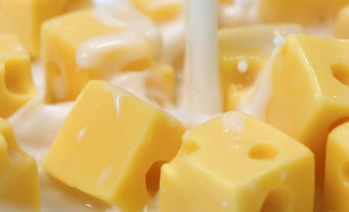 《百变达人》收官之战 “两只特殊的千纸鹤”让全场泪目起立致敬