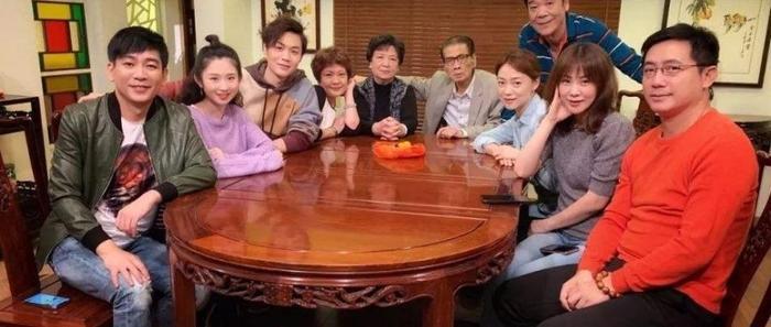 《外来媳妇本地郎》四兄弟里有三个离婚，另外一个“蠢”了20年！