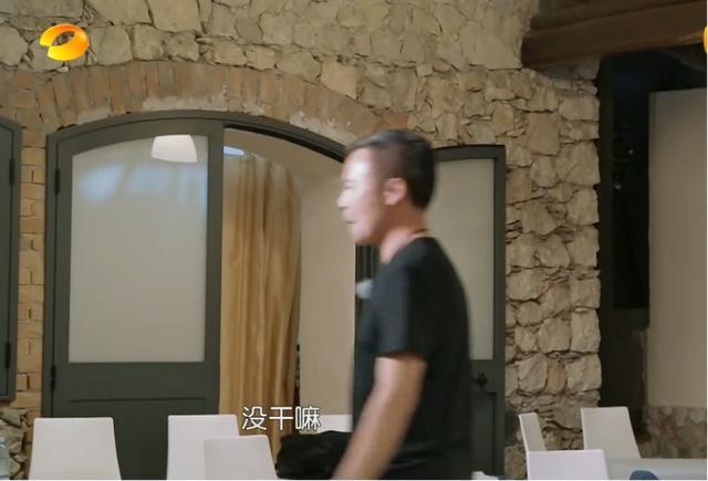 《中餐厅》黄晓明终于惹怒林大厨!他愤而离席!后来真的被开除了