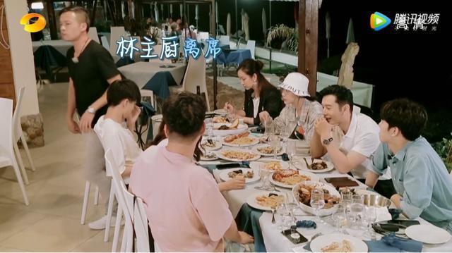 《中餐厅》黄晓明终于惹怒林大厨!他愤而离席!后来真的被开除了