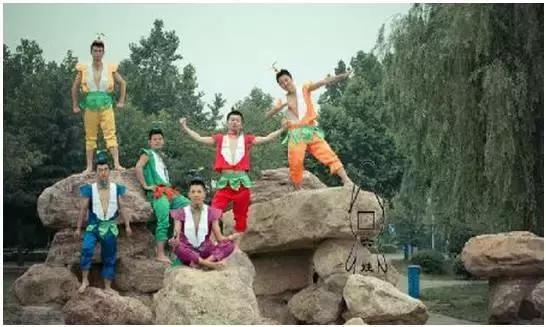 动漫角色竟然也拍毕业照?这些经典照片值得珍藏!