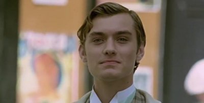 ​《王尔德的情人》：我们都在阴沟里，但仍有人仰望星空