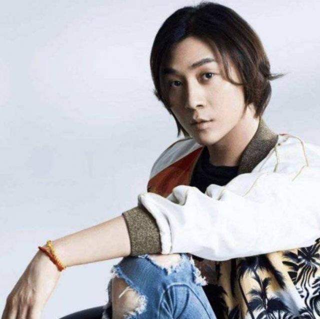 斗鱼主播跳槽虎牙后最成功一个他2年赚2000W，买下全球限量超跑