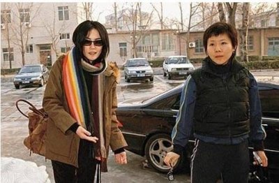 ​王菲前小姑子窦颖生活近照：很有音乐才华，老公是天才键盘手