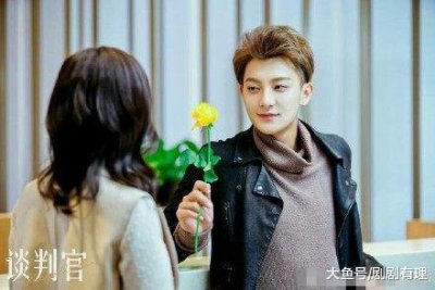 ​看了《谈判官》里的谢晓飞, 才知道女生原来都喜欢这种痞贱的风格