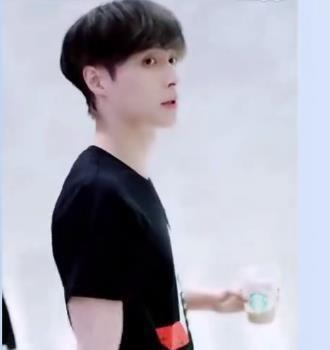 《极限挑战》公益演唱会，热巴华晨宇张艺兴和欧阳娜娜都来了