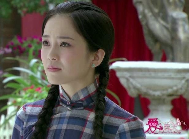 《极光之恋》女二号的变脸史,比她在红毯上晕倒更精彩