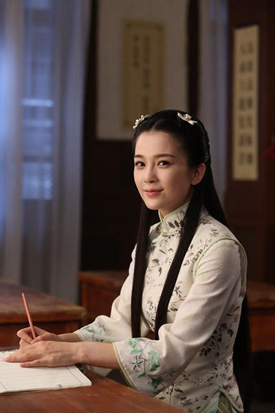 《极光之恋》女二号的变脸史,比她在红毯上晕倒更精彩