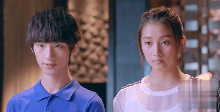 《甜蜜暴击》方宙被方宇猛夸,拥抱摸脸,丁程鑫粉丝:吓到孩子啦