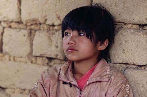 《变形计》爸爸是CFO，妈妈是人力资源总监，自己却跟网红交往