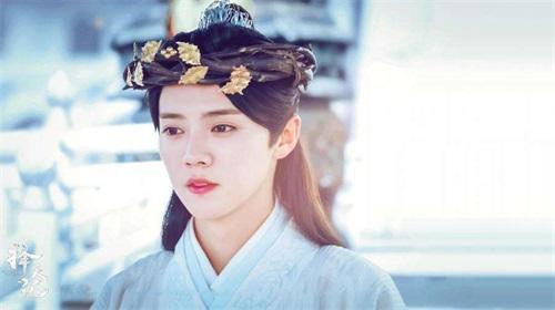 鹿晗几乎就是本色出演的七部电影，非常的不错的！