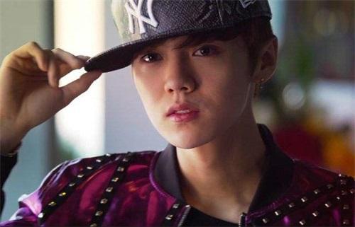 鹿晗几乎就是本色出演的七部电影，非常的不错的！