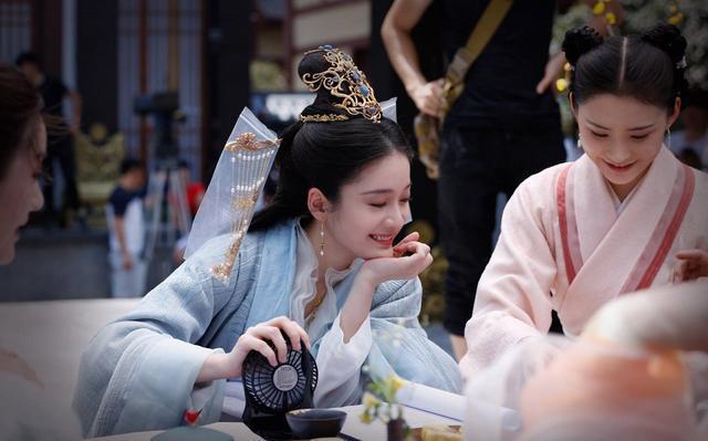 《白发王妃》四大美女,张雪迎清新可人,罗云熙“母亲”美翻全场