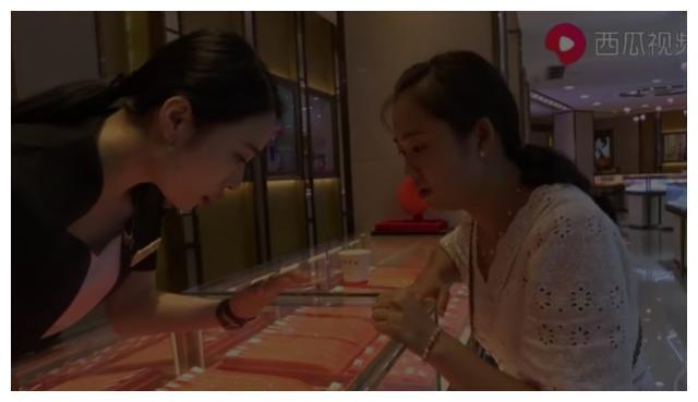 《川乡小妹儿》与《型男行走乡村》主人翁二娃与小妞姐弟都很重情