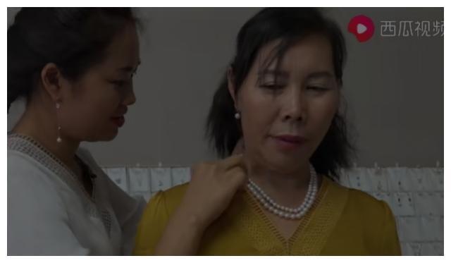 《川乡小妹儿》与《型男行走乡村》主人翁二娃与小妞姐弟都很重情