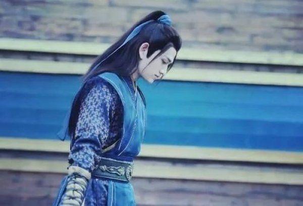 《新龙门客栈》将来袭，戚薇红衣造型太惊艳，看到阵容追定了