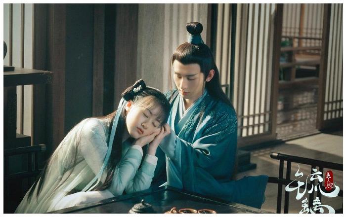 《琉璃美人煞》新剧照,袁冰妍古装机灵俏皮,与男主同框超甜