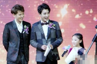 ​娱乐他们撞脸了，真不是双胞胎，姓都不一样，估计你也未必分清