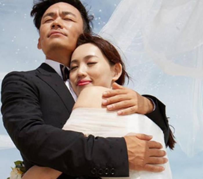 王宝强将迎喜事马蓉急忙晒出当年结婚照夸自己美,网友就服你