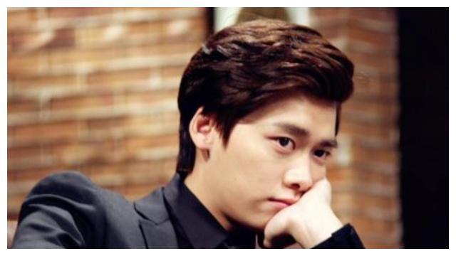 李易峰经纪人搞笑现场,这请的不是经纪人,分明是保镖!