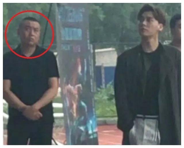 李易峰经纪人搞笑现场,这请的不是经纪人,分明是保镖!