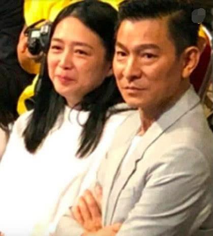 看了朱丽倩18岁时的样子,你就明白刘德华为何独宠她三十年!