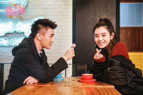 奚梦瑶要当妈了?何猷君自曝女友已怀孕多月,还看嘱其吃饭超体贴