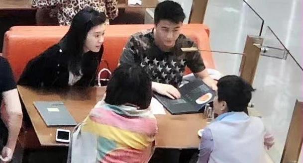 奚梦瑶要当妈了?何猷君自曝女友已怀孕多月,还看嘱其吃饭超体贴