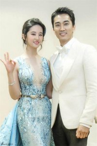 ​41岁的宋承宪公开与刘亦菲分手实情，受访时隔空喊话“想结婚”