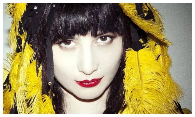 何超盈何猷君相继有喜讯,但何鸿燊最宠爱的女儿结婚16年坚持丁克