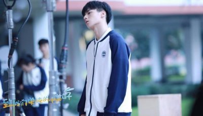 ​娱乐博主爆料胡一天在走红前劈腿前女友，真的前女友确出来打脸！