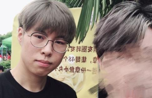 斗鱼主播包子感人语录“他们不是我的小弟,他们都是我的兄弟”