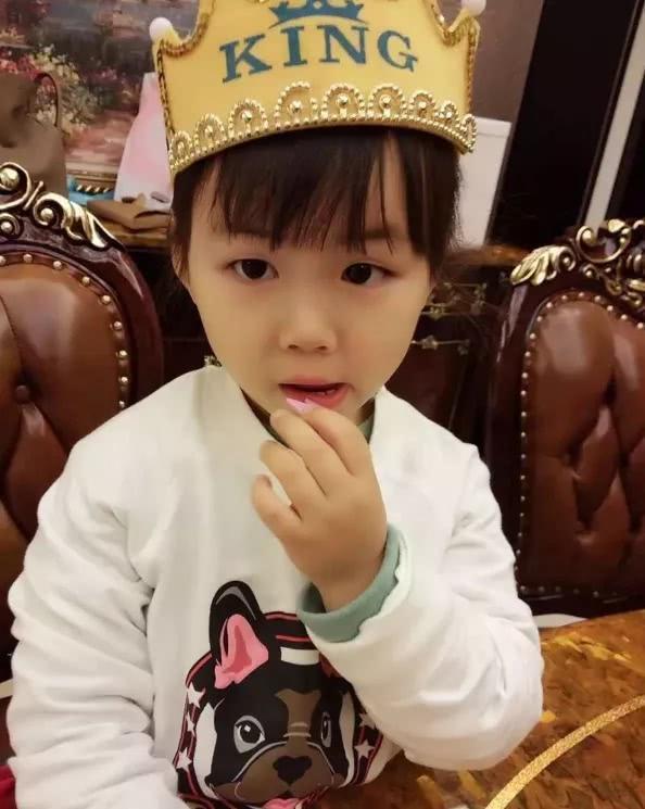 马蓉晒女儿王子珊近照,网友热议:基因还是很强大的