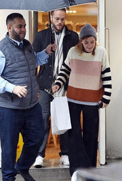 新恋情曝光!艾玛·沃特森与神秘男子街头亲吻