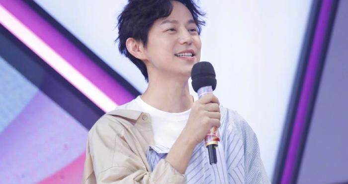 何炅又一档新综火了！上线不久好评不断，嘉宾阵容十分给力