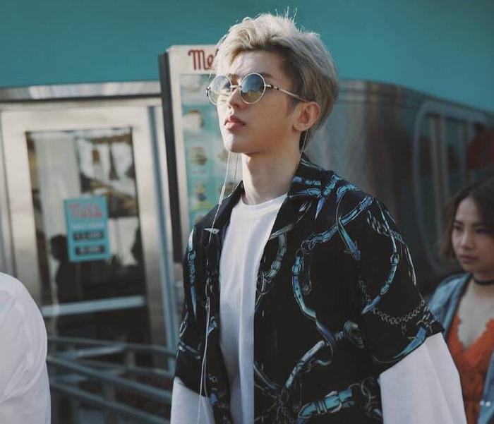 蔡徐坤胸肌,朱正廷腹肌,百分九男团的身材担当