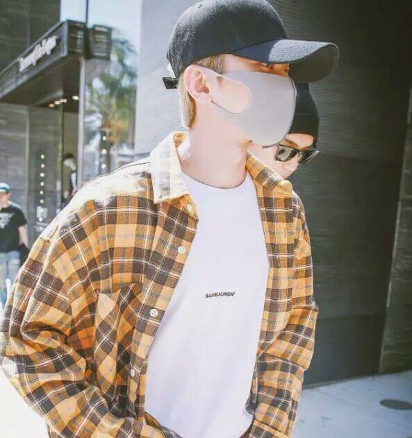 蔡徐坤胸肌,朱正廷腹肌,百分九男团的身材担当