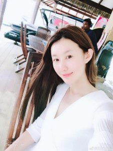 ​王宝强绯闻女友旧照遭怼，晓晓的笔：不知你少s女心还剩几多？