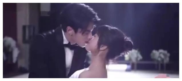 王鹤棣沈月吻戏花式NG,粉丝直呼太羡慕,月月做出回应