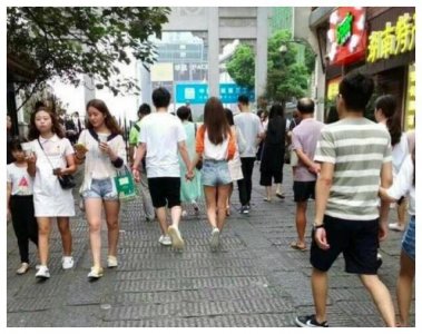 ​王思聪公开表白新女友，砸下千万为其定制网剧，女方颜值逆天！