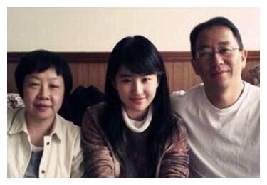 刘亦菲的真实素颜照,有没有燃起你当明星的信心?