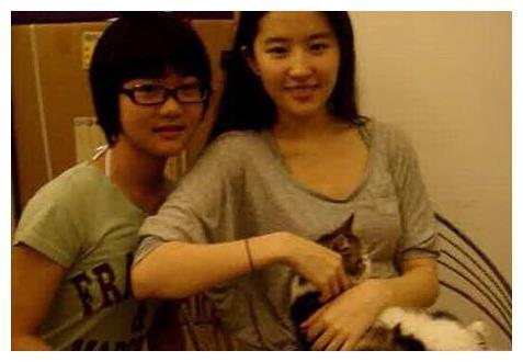 刘亦菲的真实素颜照,有没有燃起你当明星的信心?