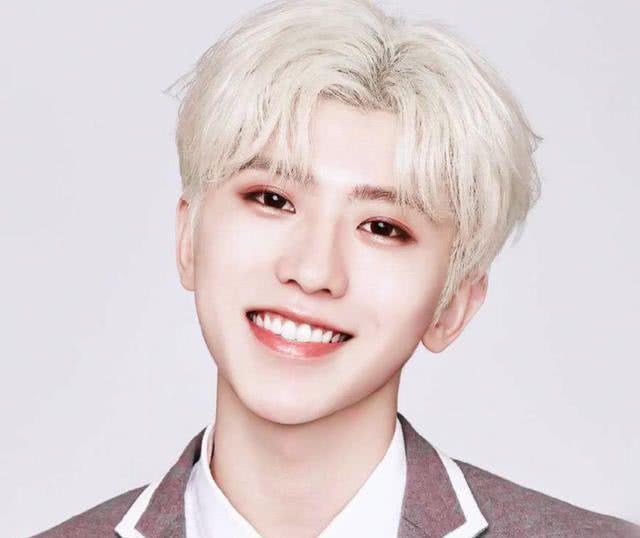 蔡徐坤整过容？出道前后有差异，这确定是同一个人？