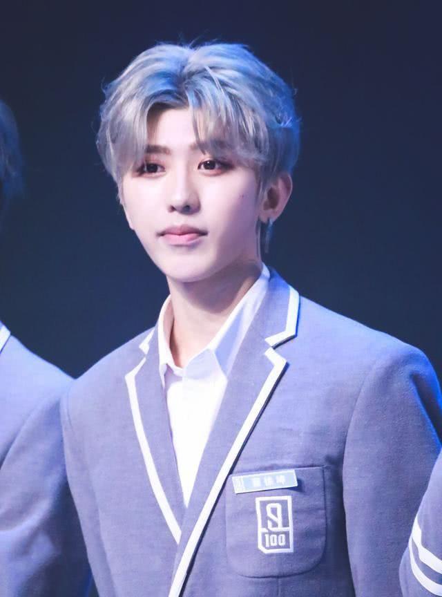 蔡徐坤整过容？出道前后有差异，这确定是同一个人？