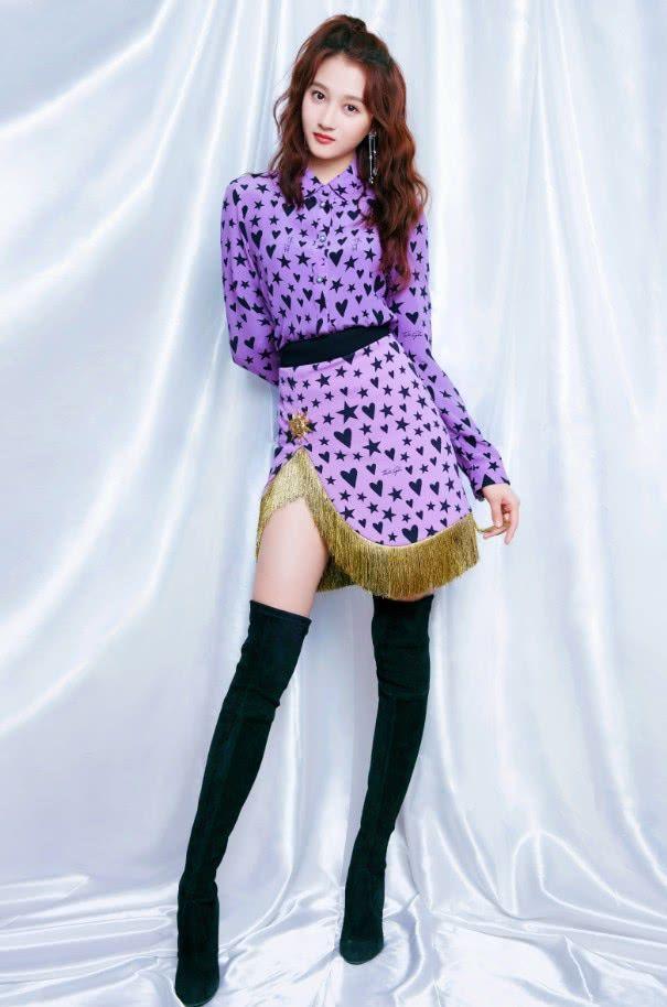 关晓彤穿长裙亮相,虽然少了少女感,但再也不是红毯一生黑了!