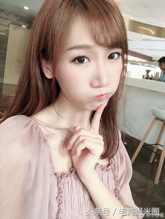 斗鱼最萌物小缘喵新单曲点赞数比不过一张自拍照,网友:这很真实