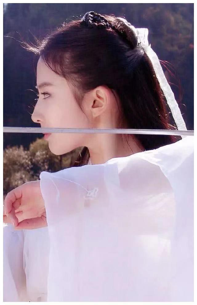 刘亦菲当年罕见的小龙女珍贵剧照,随便几张图,便已是清新脱俗!