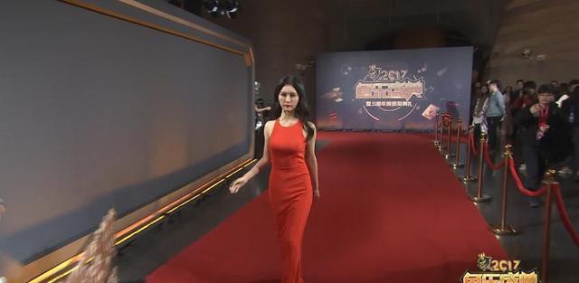 斗鱼鱼乐盛典：斗鱼女神走红毯！论气质她真的是一姐！你同意吗？
